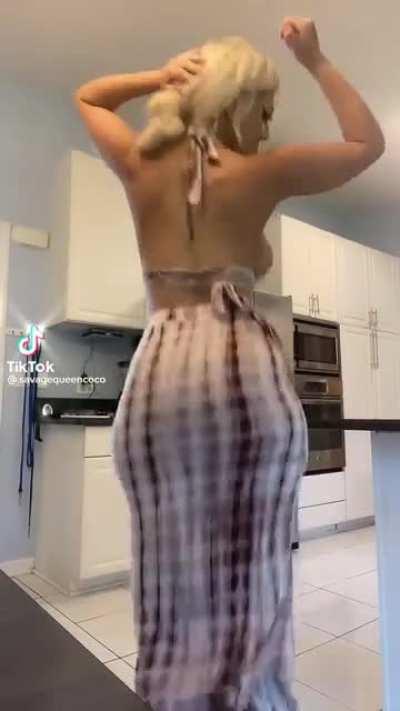 Shaking the Whole Phone😩😩