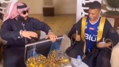 BREAKING: Kyle MPaypal to AL-Hilal - HERE WE GO! Transfer fee close to €69420M. Salary will be €969M per season plus bonus of lifetime free kebab.