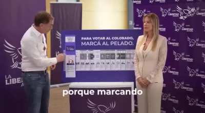 Una mezcla de Black Mirror, South Park y Todo por dos pesos