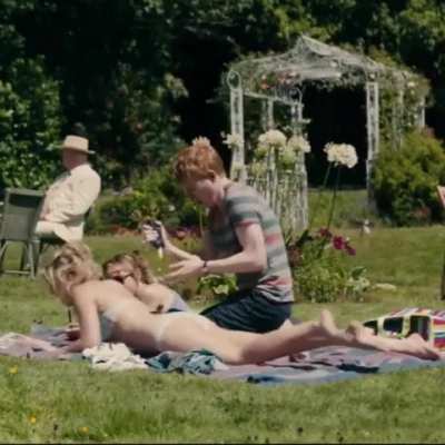 Margot Robbie - ABOUT TIME (2013)