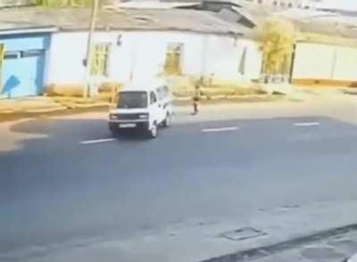 CCTV VIDEO OF DUDE BEING LUCKY .