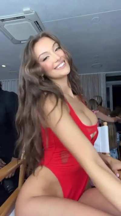 She gives me big teasing vibes