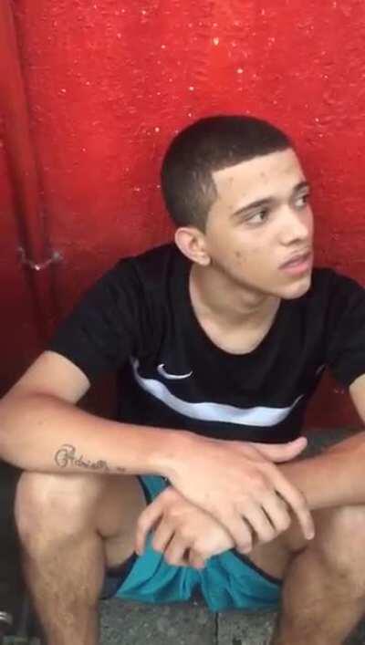 O cara foi pego com maconha e disse que era para um trabalho na faculdade de Agronomia. Teste rápido da PM para saber se é meliante ou estudante de Agronomia...