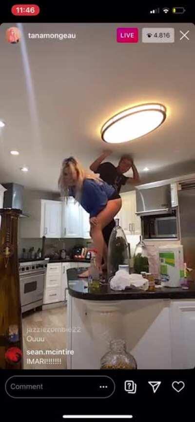 Kitchen Twerk