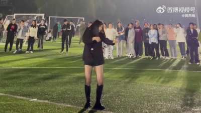 当部分大学生发现努力学习，还不如拍视频搞直播挣钱快