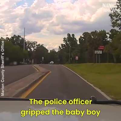 [USA] Officer on his way home gets flagged down by a mother whose baby doesn't have a pulse