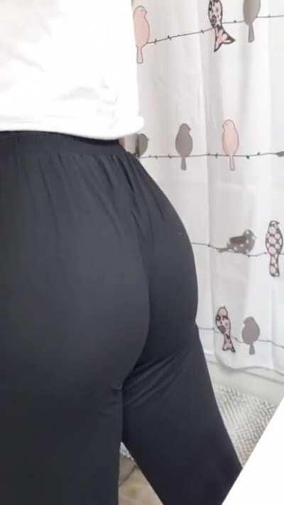 Love getting new pants 💗🍑