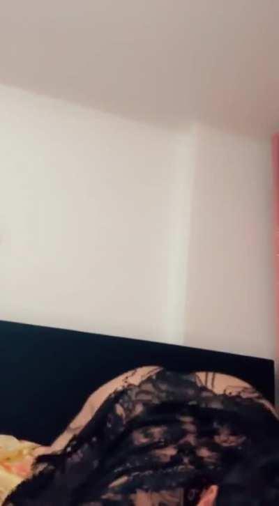 The guy was late and I was bored so I made a video👀