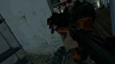 Gordon Freeman vs Adrian Shephard but they're both drunk.