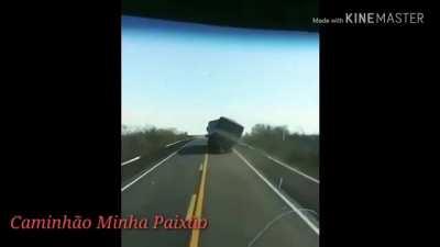 Petição pro orochi virar caminhoneiro