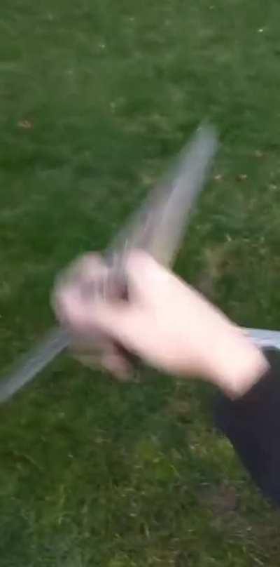 the long bali in action, 3.5 oz, dead neutral, 16.5 Inches opened, aluminum pinsless, this thing is so much fun