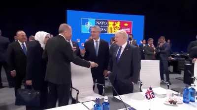 ABD Başkanı Biden, İngiltere Başbakanı Johnson ve Cumhurbaşkanı Erdoğan’ın Türkçe sohbeti: