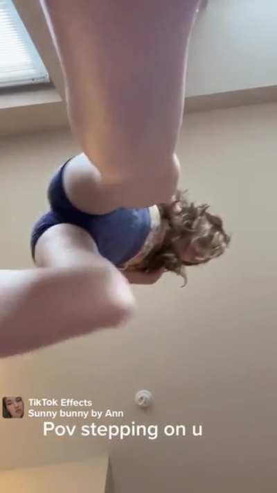 All Scarlett wanted to do was play a little cat & mouse...