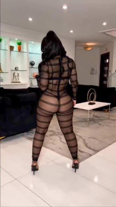 that body crazy 😩😩