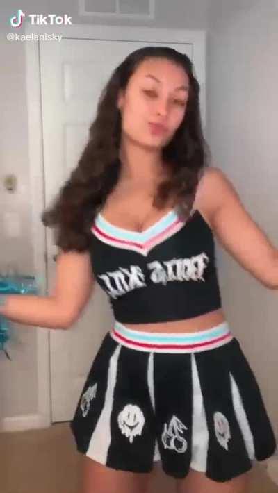 Cheerleader Kaelani 🤤