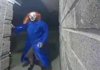 The clown had never seen such bs before
