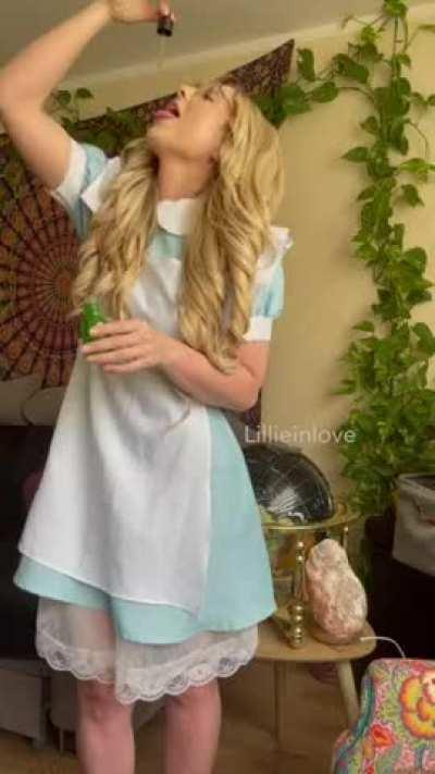 Alice in Wonderland by Lillieinlove