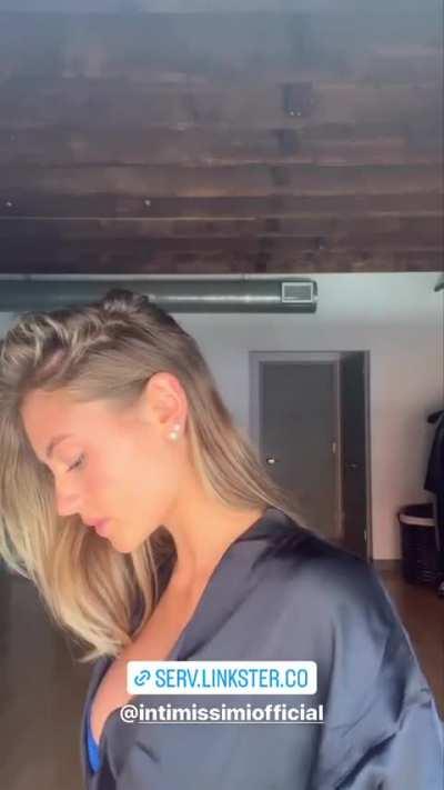 Leni in lingerie, IG Story August 2023