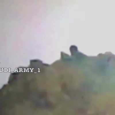 Saudi sniper targets Houthi in Saudi/Yemeni border
