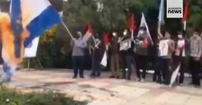 See guys? Hate is never the way.