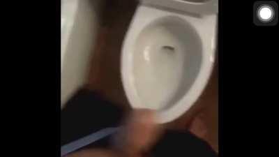 İşerken dikkatli olun beyler sizin başınızada gelmesin