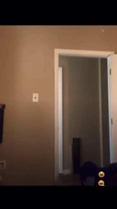 How you getting shot and u have gun just to be panicking