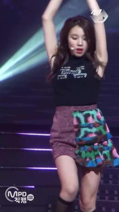 Chaeyoung with the moves