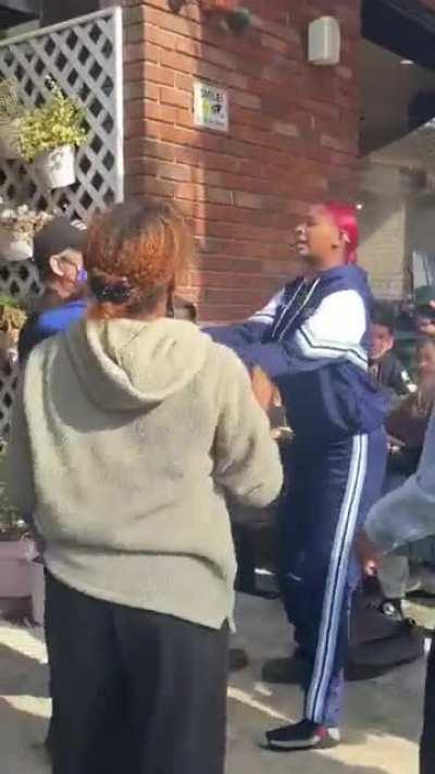 girl fight. who won?