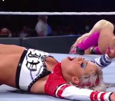 Liv's facial expressions are something else 🥵