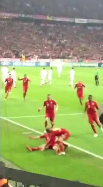 K.I.Z feat. Mehnersmoos - Oktoberfest