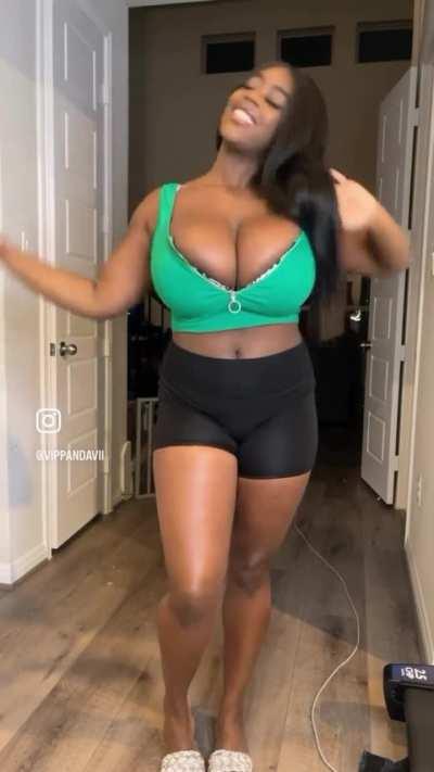 She eats her oats and vegetables 🥗 