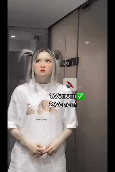 Both the facial expressions and the music are killing me