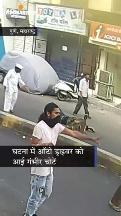 Rickshaw driver who tried to kick a stray dog on road