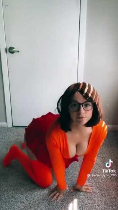 Velma Finds Her Glasses 👓
