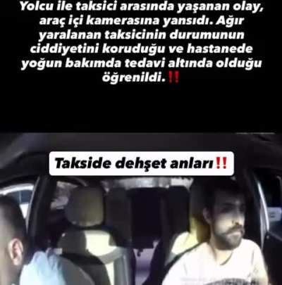 Taksici müşteriyi istediği yere götürmeyeceğini söylüyor.

Müşteri de o zaman para vermem diyor.

Taksici ters yöne gidiyor.

Müşteri özür dileyip, parasını uzatıyor.

Taksici parayı almıyor ve adamı darp etme niyetindeyken yanlış adam bulaştığını anlıyor