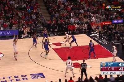 [Highlight] Caruso with a sweet behind the back pass to a cutting Lavine for the jam