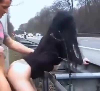 Slut enjoys getting fucked along a busy highway