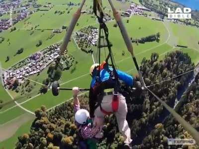 WCGW forgetting to tie your harness onto the hand glider