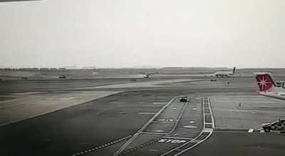 (18/11/2022) A Latam Airbus A320 Neo has collided at high speed with a truck on the runway in Lima, Peru. There is no word on number/extent of injuries at this time.