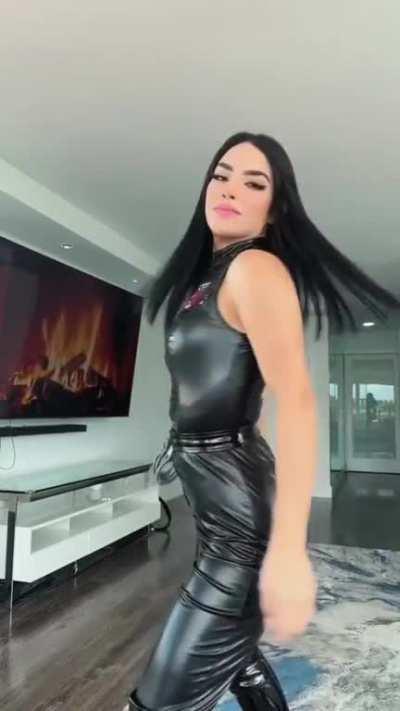 🤤👮🏻‍♀️