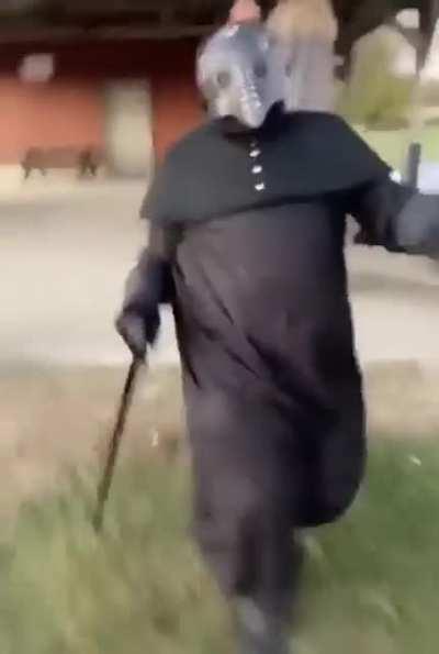 SCP-049 on his way to kill some D-Bois: