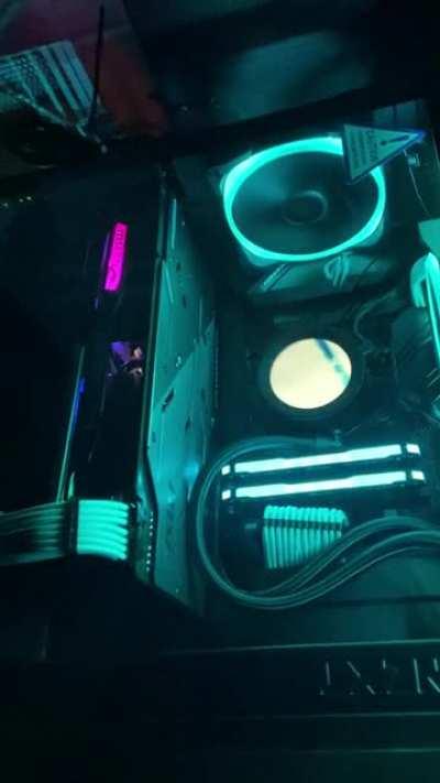 3 hours of hard work and tangling myself in cables but my first build is complete ❤️