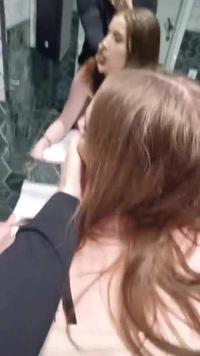 I feel so slutty for doing this at the local mall.. 🙈💕