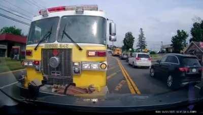 Idiot blocks fire truck because he thinks he has the right of way