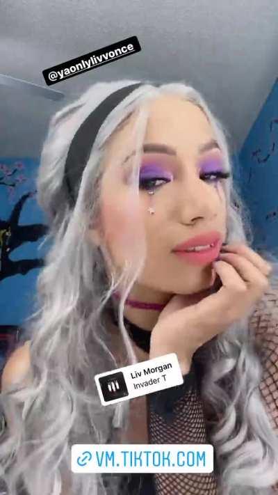 More Sasha Banks cosplaying as Liv Morgan 🔥