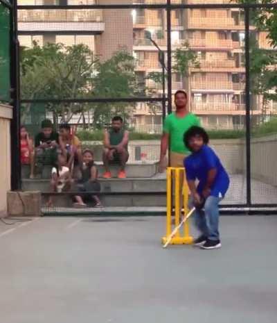 Found the exclusive real footage of Surya Kumar yadhav’s Training for V behind the wicket :)