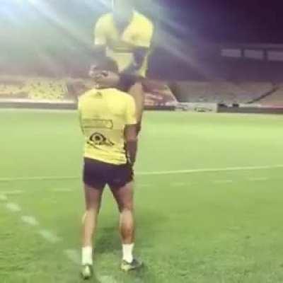 Когда друг мозгоеб