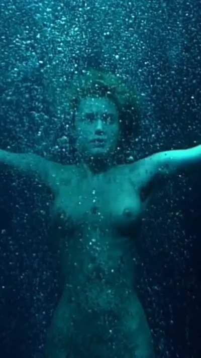 Rebecca Romijn - Femme Fatale