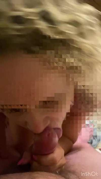 Just a peek into the kind of thing you’ll catch me doing regularly on my sexy page. To see more click on the link in the comments or my bio!