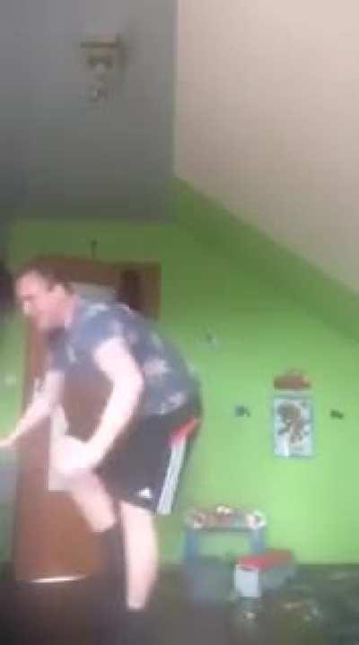 как много знакомых слов, и кажется он телевизор 